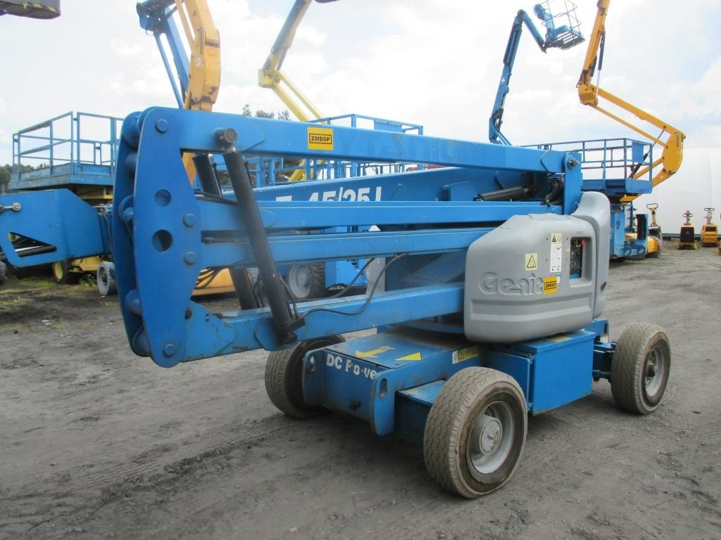Genie Z 45/25 J DC - Izlices pacēlājs: foto 3 Genie Z 45/25 J DC - Izlices pacēlājs: foto 3