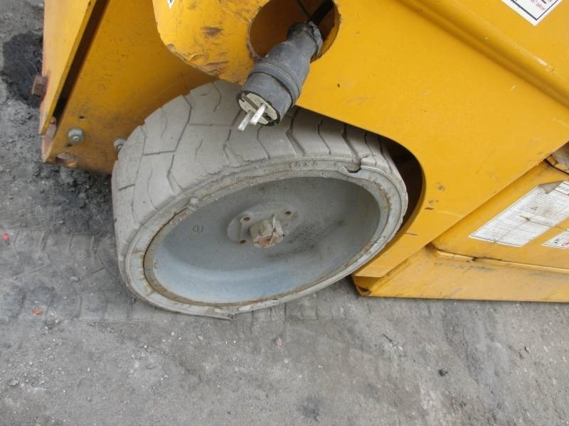 Šķērveida pacēlājs Haulotte Compact 14: foto 12