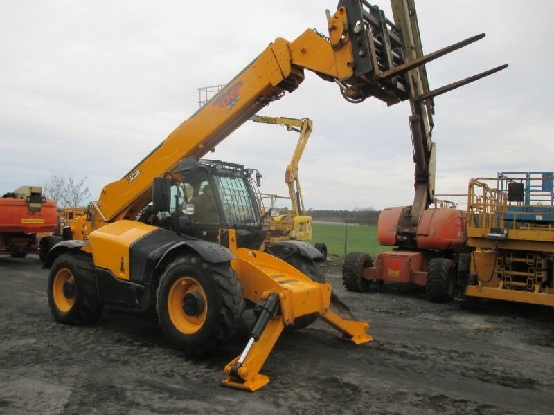 JCB 540-140 - Teleskopiskais iekrāvējs: foto 1 JCB 540-140 - Teleskopiskais iekrāvējs: foto 1