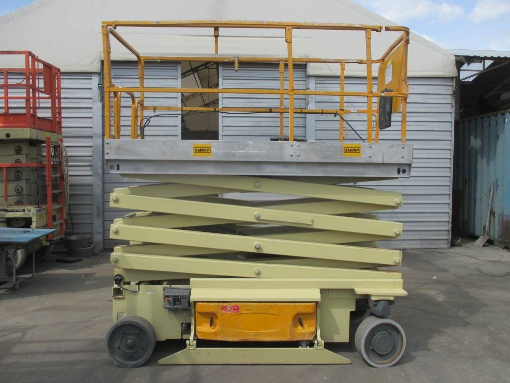 JLG 3246 ES - Šķērveida pacēlājs: foto 1 JLG 3246 ES - Šķērveida pacēlājs: foto 1