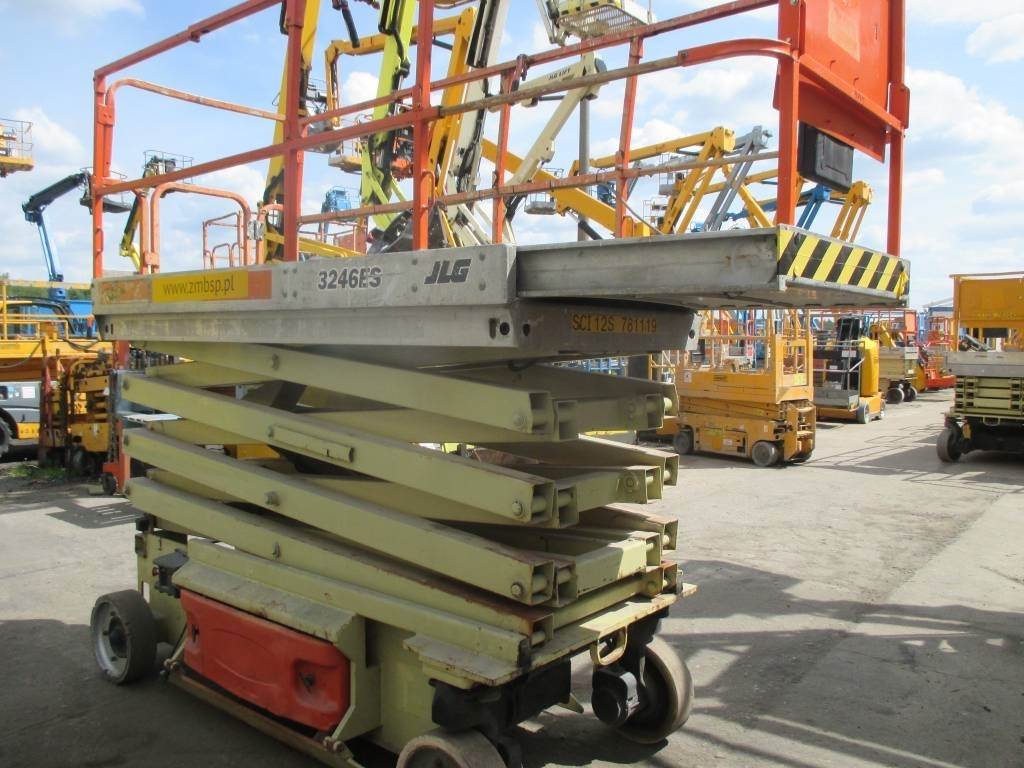 JLG 3246 ES - Šķērveida pacēlājs: foto 4 JLG 3246 ES - Šķērveida pacēlājs: foto 4