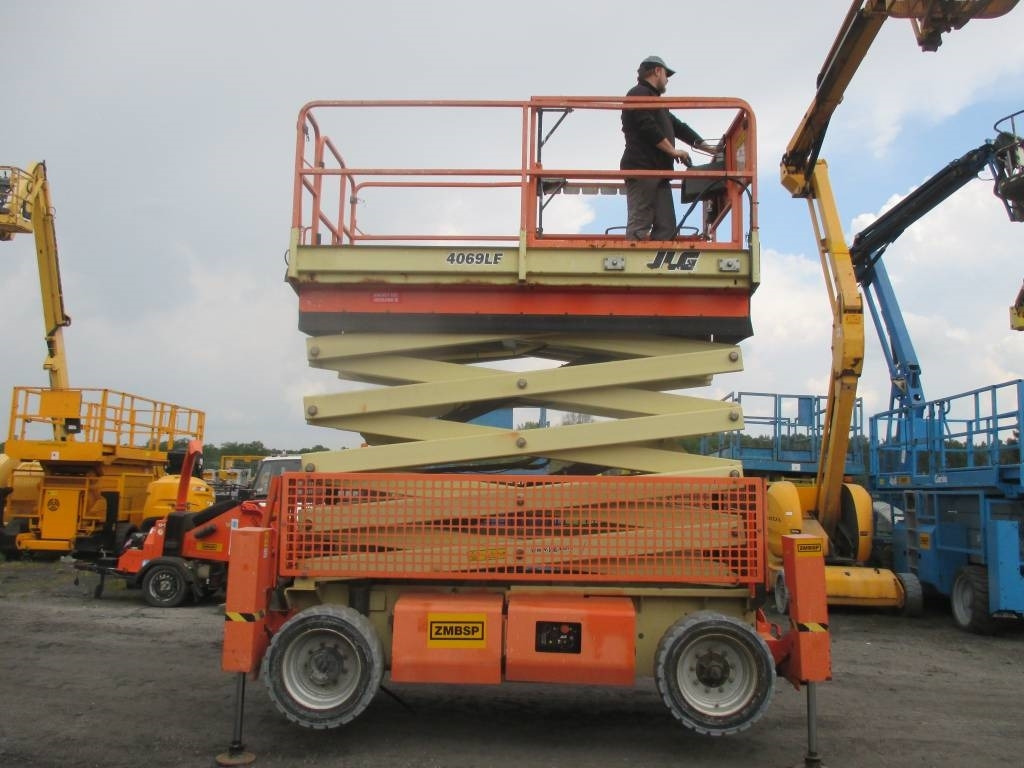 JLG 4069 LE - Šķērveida pacēlājs: foto 1 JLG 4069 LE - Šķērveida pacēlājs: foto 1