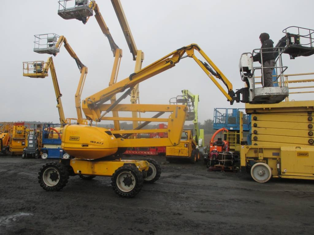 Manitou 160 ATJ - Izlices pacēlājs: foto 1 Manitou 160 ATJ - Izlices pacēlājs: foto 1