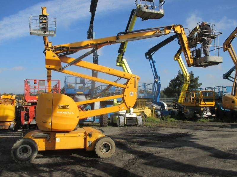 Manitou 170 AETJ Bi-Energy - Izlices pacēlājs: foto 1 Manitou 170 AETJ Bi-Energy - Izlices pacēlājs: foto 1