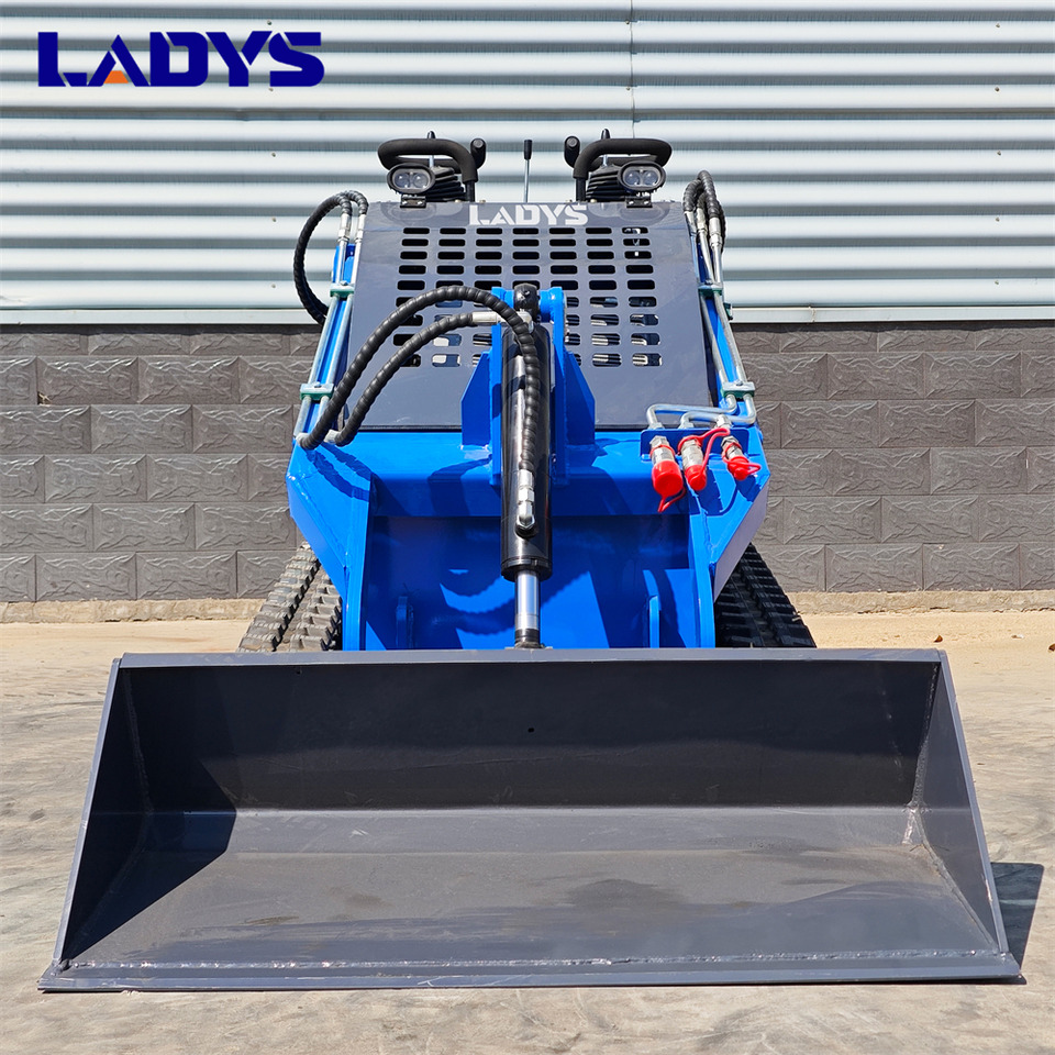 LADYS LA380 Mini Skid Steer Loader Compact Track Diesel Cheap Mini Skid Steer Loader For Sale With Mini Skid Steer Attachments 4 In 1 Bucket - Kompaktiekrāvējs: foto 5 LADYS LA380 Mini Skid Steer Loader Compact Track Diesel Cheap Mini Skid Steer Loader For Sale With Mini Skid Steer Attachments 4 In 1 Bucket - Kompaktiekrāvējs: foto 5