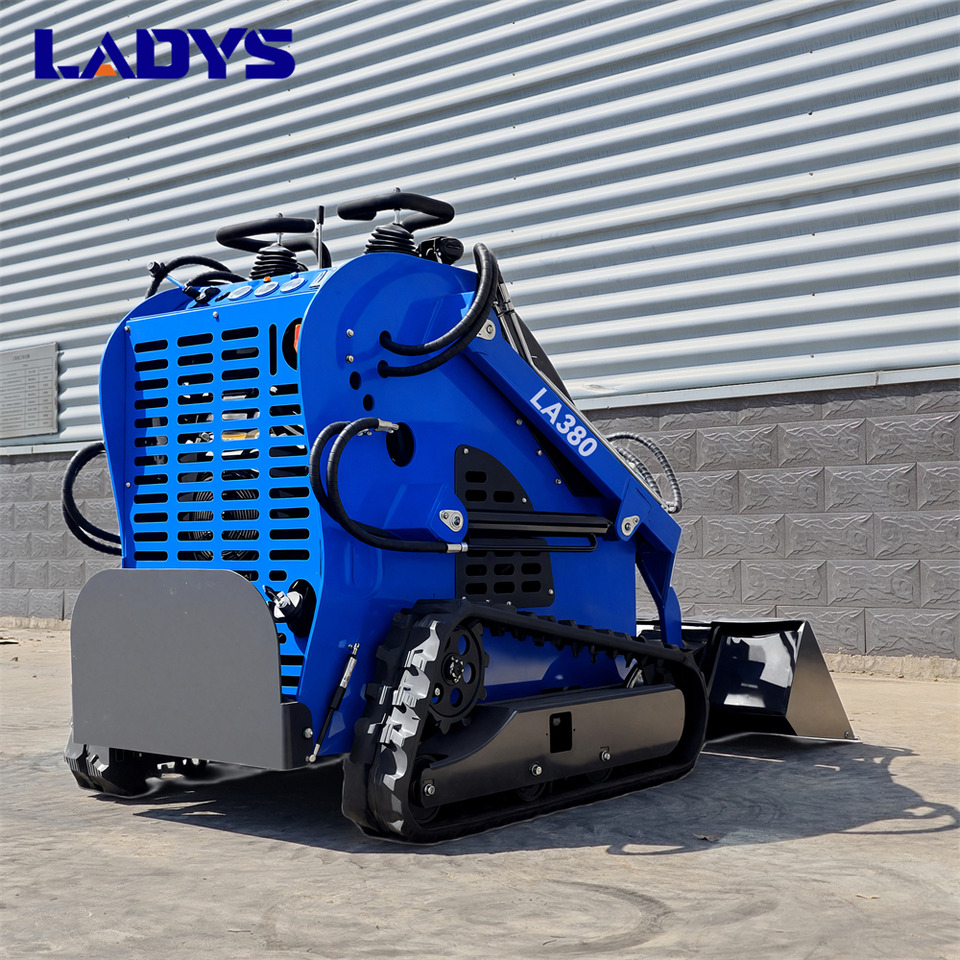 LADYS LA380 Mini Skid Steer Loader Compact Track Diesel Cheap Mini Skid Steer Loader For Sale With Mini Skid Steer Attachments 4 In 1 Bucket - Kompaktiekrāvējs: foto 4 LADYS LA380 Mini Skid Steer Loader Compact Track Diesel Cheap Mini Skid Steer Loader For Sale With Mini Skid Steer Attachments 4 In 1 Bucket - Kompaktiekrāvējs: foto 4
