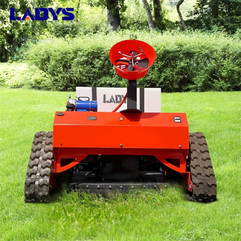 LADYS LD1000 Multi-function remote control lawn mower Track crawler gasoline gas All-terrain Agricultural Sprayers Pesticide spraying lawn mower for sale - Zāles pļāvējs: foto 4 LADYS LD1000 Multi-function remote control lawn mower Track crawler gasoline gas All-terrain Agricultural Sprayers Pesticide spraying lawn mower for sale - Zāles pļāvējs: foto 4