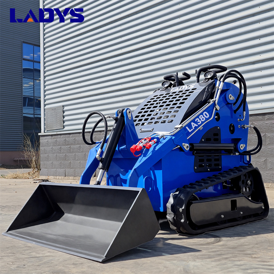 LADYS Free Shipping LA380 Mini Skid Steer Loader Compact Track Diesel Cheap Mini Skid Steer Loader For Sale With Mini Skid Steer Attachments 4 In 1 Bucket - Kompaktiekrāvējs: foto 3 LADYS Free Shipping LA380 Mini Skid Steer Loader Compact Track Diesel Cheap Mini Skid Steer Loader For Sale With Mini Skid Steer Attachments 4 In 1 Bucket - Kompaktiekrāvējs: foto 3