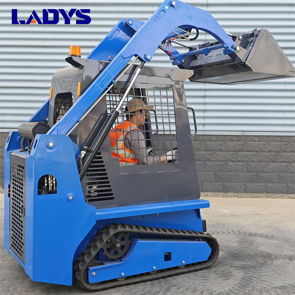 LADYS LADYS LA670 Mini Small Skid Steer Loader Compact Track Diesel Mini Skid Steer Loader For Sale With Small Mini Skid Steer Attachments 4 In 1 Bucket - Kompaktiekrāvējs: foto 3 LADYS LADYS LA670 Mini Small Skid Steer Loader Compact Track Diesel Mini Skid Steer Loader For Sale With Small Mini Skid Steer Attachments 4 In 1 Bucket - Kompaktiekrāvējs: foto 3