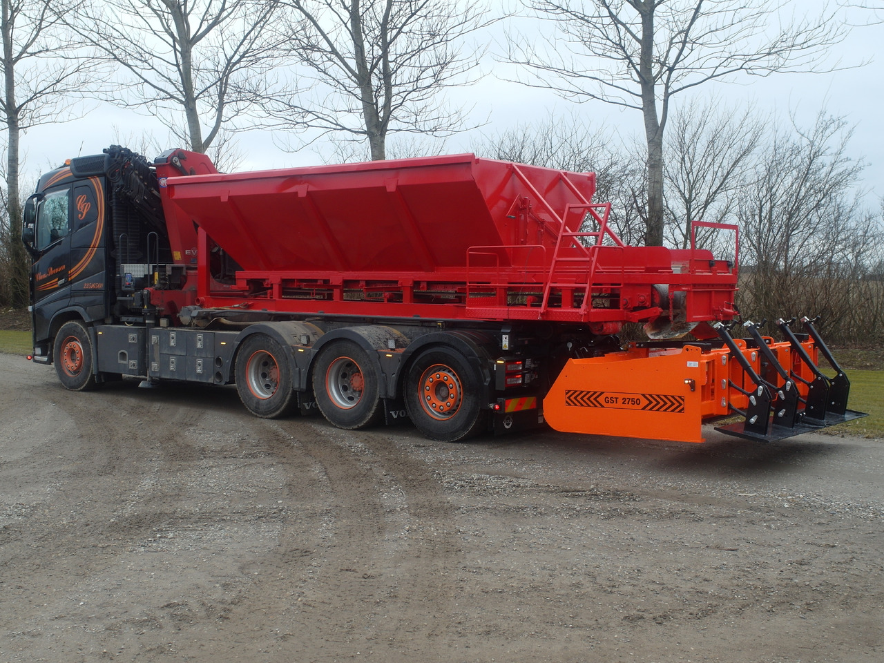 GST 1500-3000 Gravel Road leveler box laying of gravel for trucks and tractor - Skrēperis: foto 1 GST 1500-3000 Gravel Road leveler box laying of gravel for trucks and tractor - Skrēperis: foto 1
