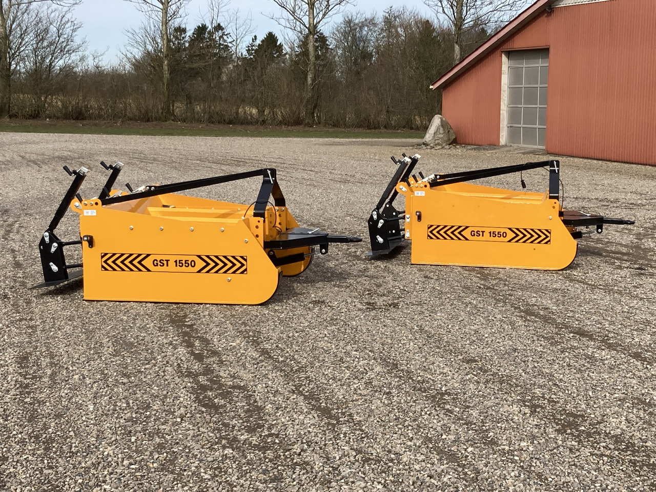 GST 1500-3000 Gravel Road leveler box laying of gravel for trucks and tractor - Skrēperis: foto 5 GST 1500-3000 Gravel Road leveler box laying of gravel for trucks and tractor - Skrēperis: foto 5