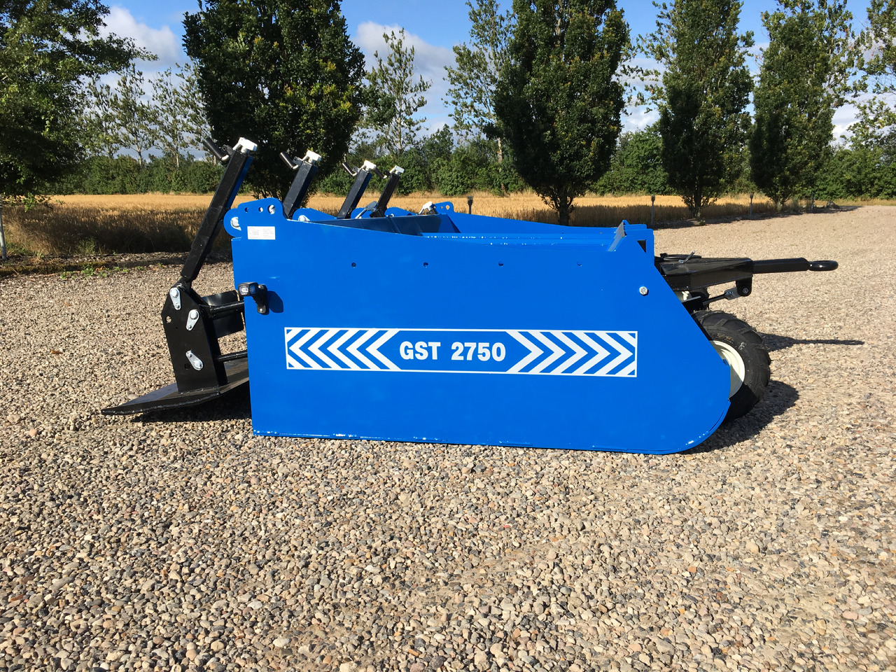 GST 1500-3000 Gravel Road leveler box laying of gravel for trucks and tractor - Skrēperis: foto 4 GST 1500-3000 Gravel Road leveler box laying of gravel for trucks and tractor - Skrēperis: foto 4