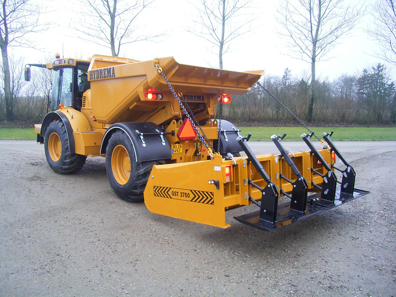 Jaunā Skrēperis GST  1500-3000  Gravel Road leveler box laying of gravel  for trucks and tractor: foto 9