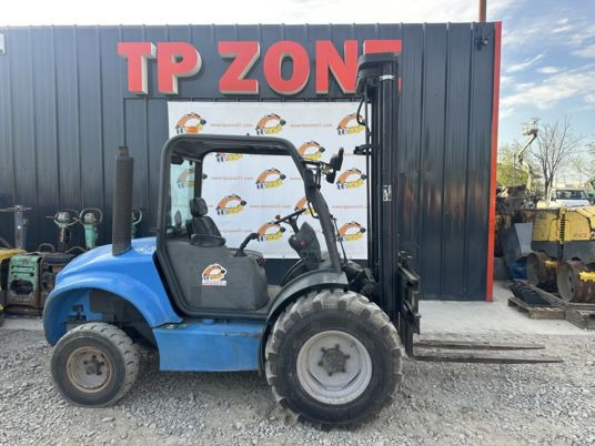 Ausa Ausa C250H 5m40 Triplex à 18500 € HT - Bezceļu autokrāvējs: foto 1 Ausa Ausa C250H 5m40 Triplex à 18500 € HT - Bezceļu autokrāvējs: foto 1