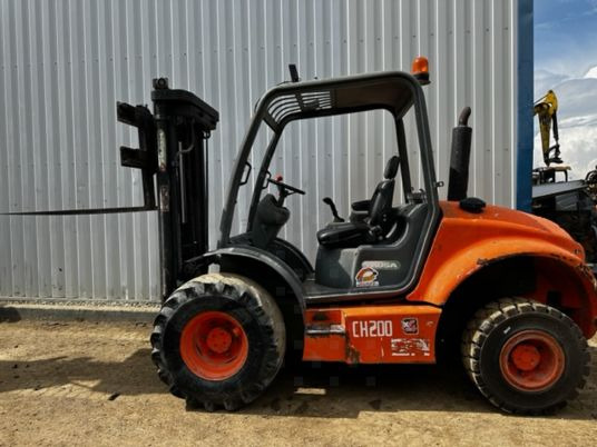 Ausa C200HX4 - 4x4 à 16500€ HT - Autokrāvējs: foto 1 Ausa C200HX4 - 4x4 à 16500€ HT - Autokrāvējs: foto 1