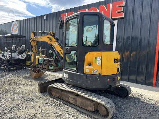 Bobcat E35 Cabine à 23 500 € HT - Mini-ekskavators: foto 4 Bobcat E35 Cabine à 23 500 € HT - Mini-ekskavators: foto 4