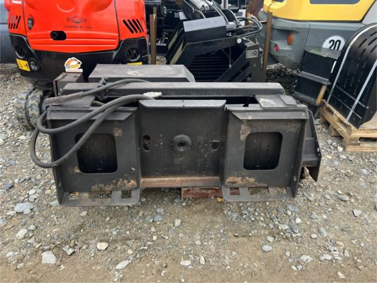 Broyeur forestier MBI pour chargeur - 3900€ NET - Meža mulčeris: foto 3 Broyeur forestier MBI pour chargeur - 3900€ NET - Meža mulčeris: foto 3