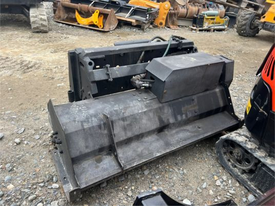 Broyeur forestier MBI pour chargeur - 3900€ NET - Meža mulčeris: foto 4 Broyeur forestier MBI pour chargeur - 3900€ NET - Meža mulčeris: foto 4