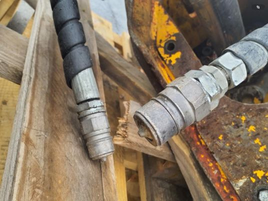 Demolēšanas šķēres Cisaille béton pour pelle de 3T5 à 5T5: foto 9