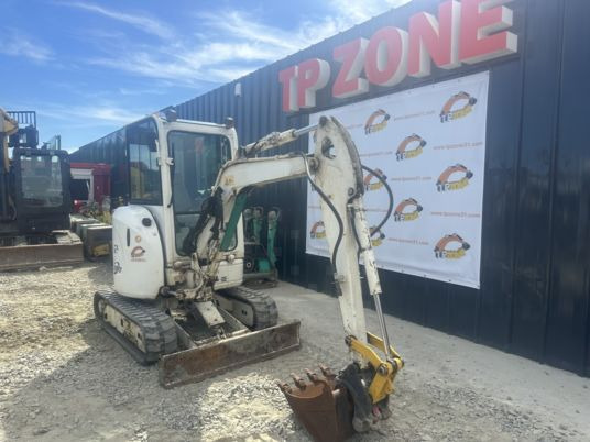 Komatsu PC26MR-3 cabine à 19500€ HT - Mini-ekskavators: foto 5 Komatsu PC26MR-3 cabine à 19500€ HT - Mini-ekskavators: foto 5