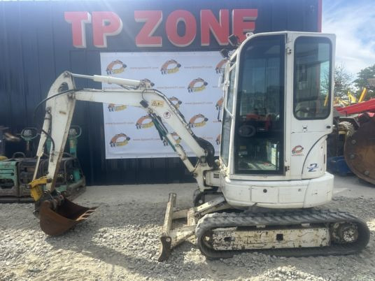 Komatsu PC26MR-3 cabine à 19500€ HT - Mini-ekskavators: foto 2 Komatsu PC26MR-3 cabine à 19500€ HT - Mini-ekskavators: foto 2