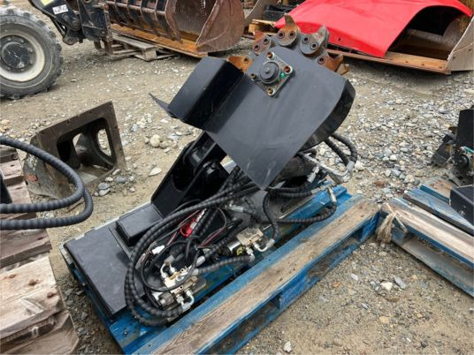 Rogneuse de souche pour mini chargeur - Celmu smalcinātājs: foto 3 Rogneuse de souche pour mini chargeur - Celmu smalcinātājs: foto 3