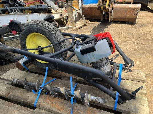 Tariere brouette pflanzfuchs - Zemes urbis: foto 1 Tariere brouette pflanzfuchs - Zemes urbis: foto 1