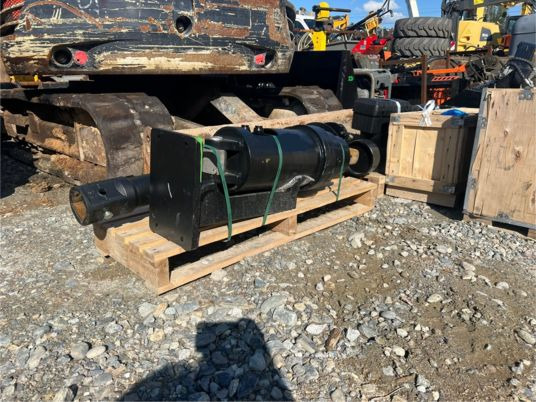 Tariere hydraulique pour pelle de 14T à 20T - Zemes urbis: foto 2 Tariere hydraulique pour pelle de 14T à 20T - Zemes urbis: foto 2