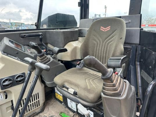 Kāpurķēžu ekskavators Yanmar VIO80-1A à 37500 euros HT: foto 7