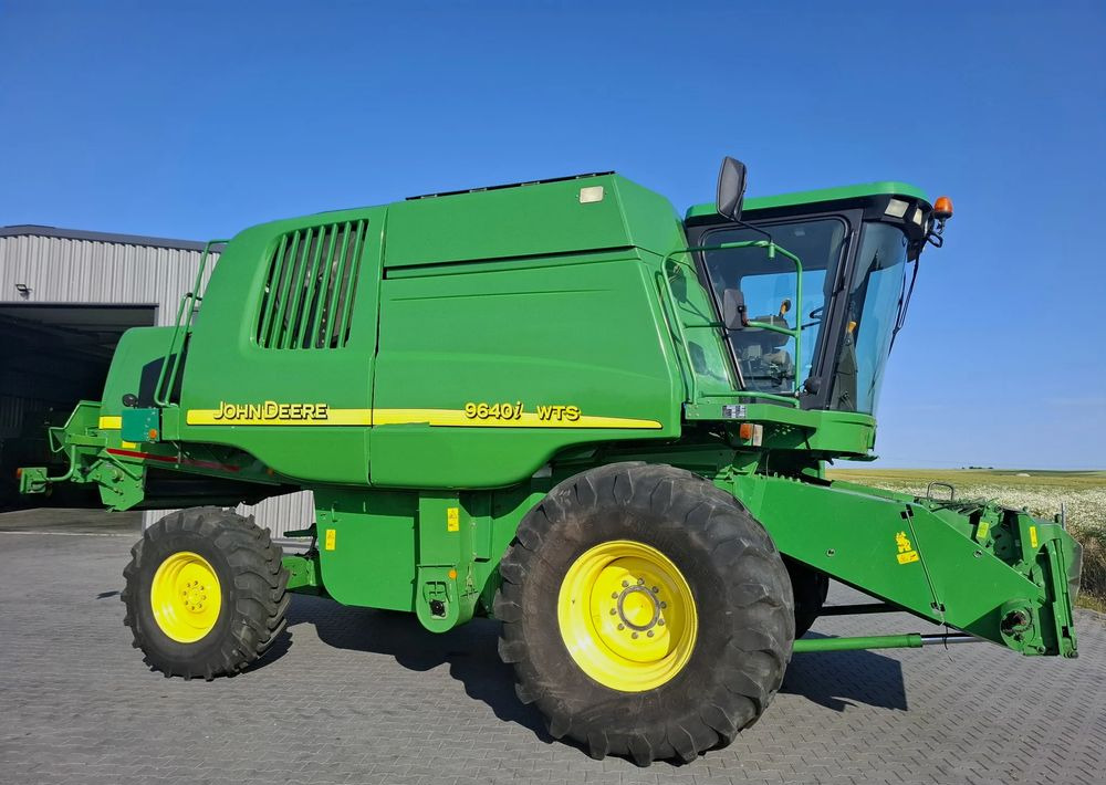 John Deere WTS 9640i 2005 Rok, heder 6,1m, Stol do rzepaku, Nie Malowany, Stan Bardzo Dobry - Labības kombains: foto 2 John Deere WTS 9640i 2005 Rok, heder 6,1m, Stol do rzepaku, Nie Malowany, Stan Bardzo Dobry - Labības kombains: foto 2