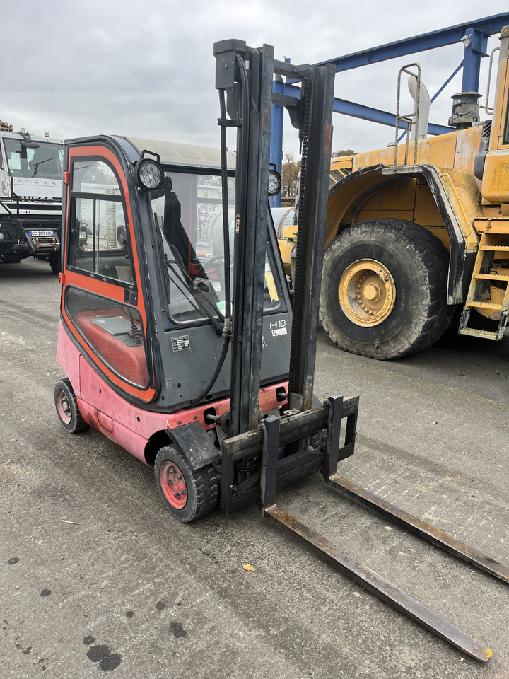 FENWICK H18 1t8 - Gāzes iekrāvējs: foto 2 FENWICK H18 1t8 - Gāzes iekrāvējs: foto 2