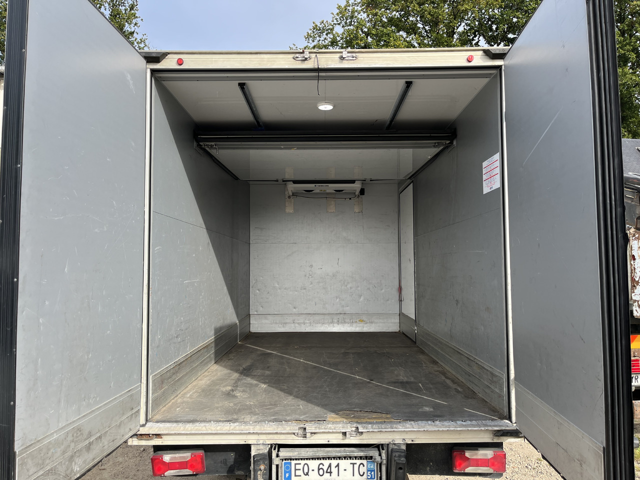 Iveco Daily 35-120 - Komercauto refrižerators: foto 2 Iveco Daily 35-120 - Komercauto refrižerators: foto 2