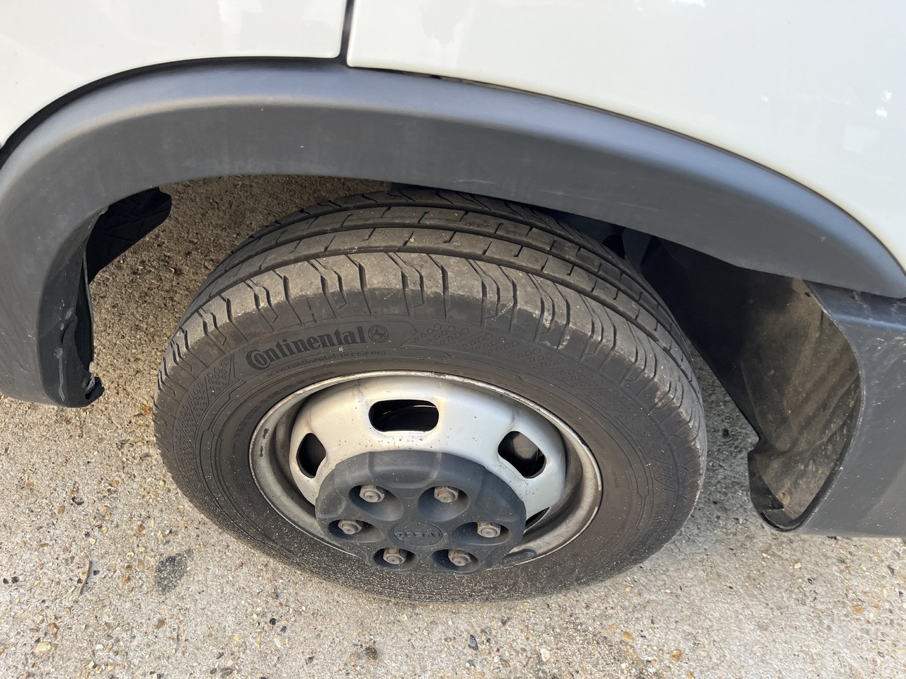 Iveco Daily 35-180 plateau dépannage dépanneuse porte voiture - Automašīna ar kravas platformu: foto 3 Iveco Daily 35-180 plateau dépannage dépanneuse porte voiture - Automašīna ar kravas platformu: foto 3