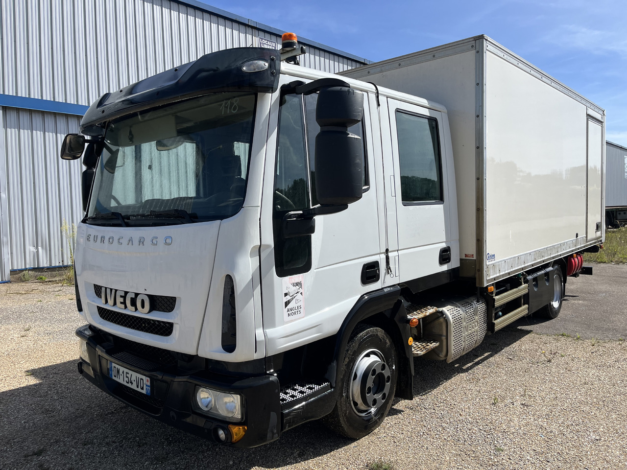 Iveco Eurocargo 100E22 caisse double cabine 7 places - Kravas automašīna ar slēgto virsbūvi: foto 1 Iveco Eurocargo 100E22 caisse double cabine 7 places - Kravas automašīna ar slēgto virsbūvi: foto 1