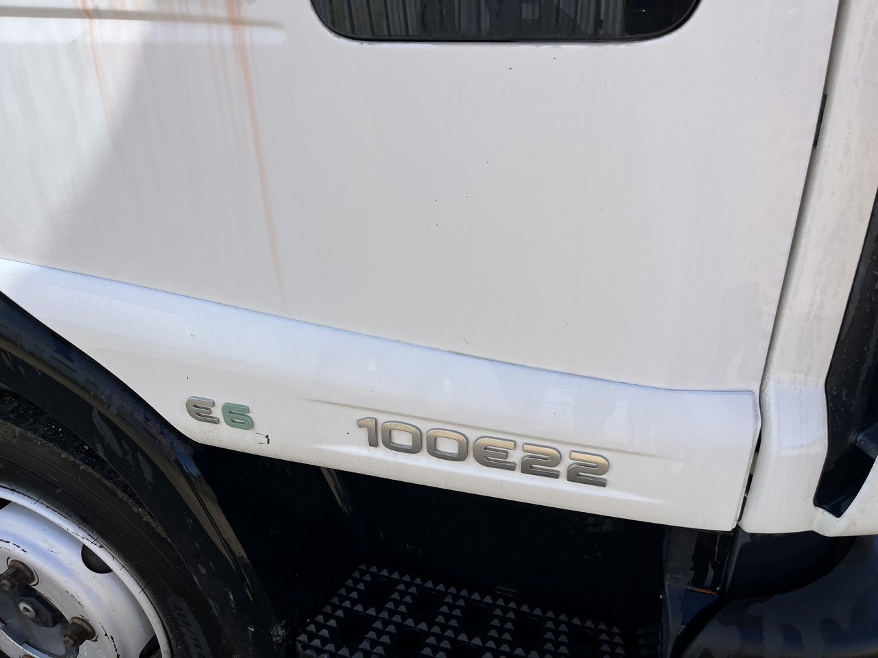 Iveco Eurocargo 100E22 caisse double cabine 7 places - Kravas automašīna ar slēgto virsbūvi: foto 4 Iveco Eurocargo 100E22 caisse double cabine 7 places - Kravas automašīna ar slēgto virsbūvi: foto 4