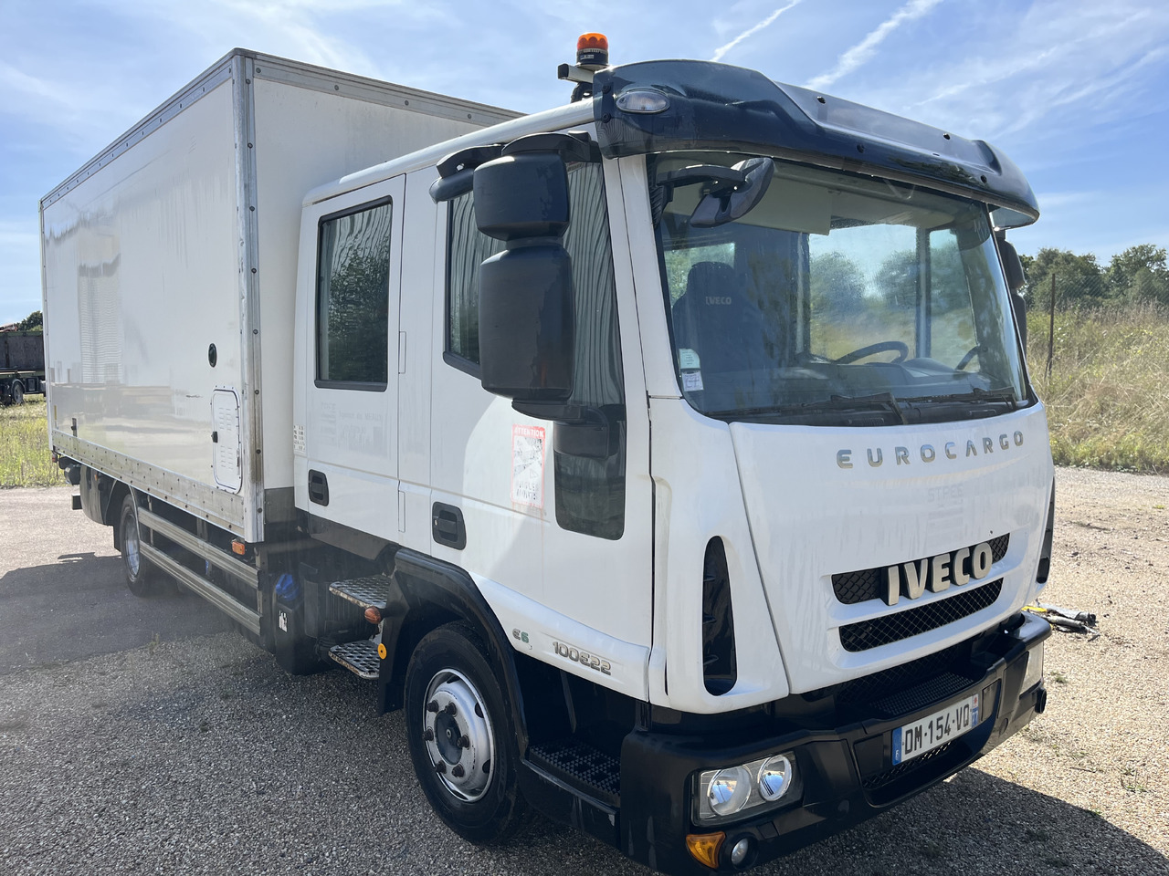 Iveco Eurocargo 100E22 caisse double cabine 7 places - Kravas automašīna ar slēgto virsbūvi: foto 3 Iveco Eurocargo 100E22 caisse double cabine 7 places - Kravas automašīna ar slēgto virsbūvi: foto 3