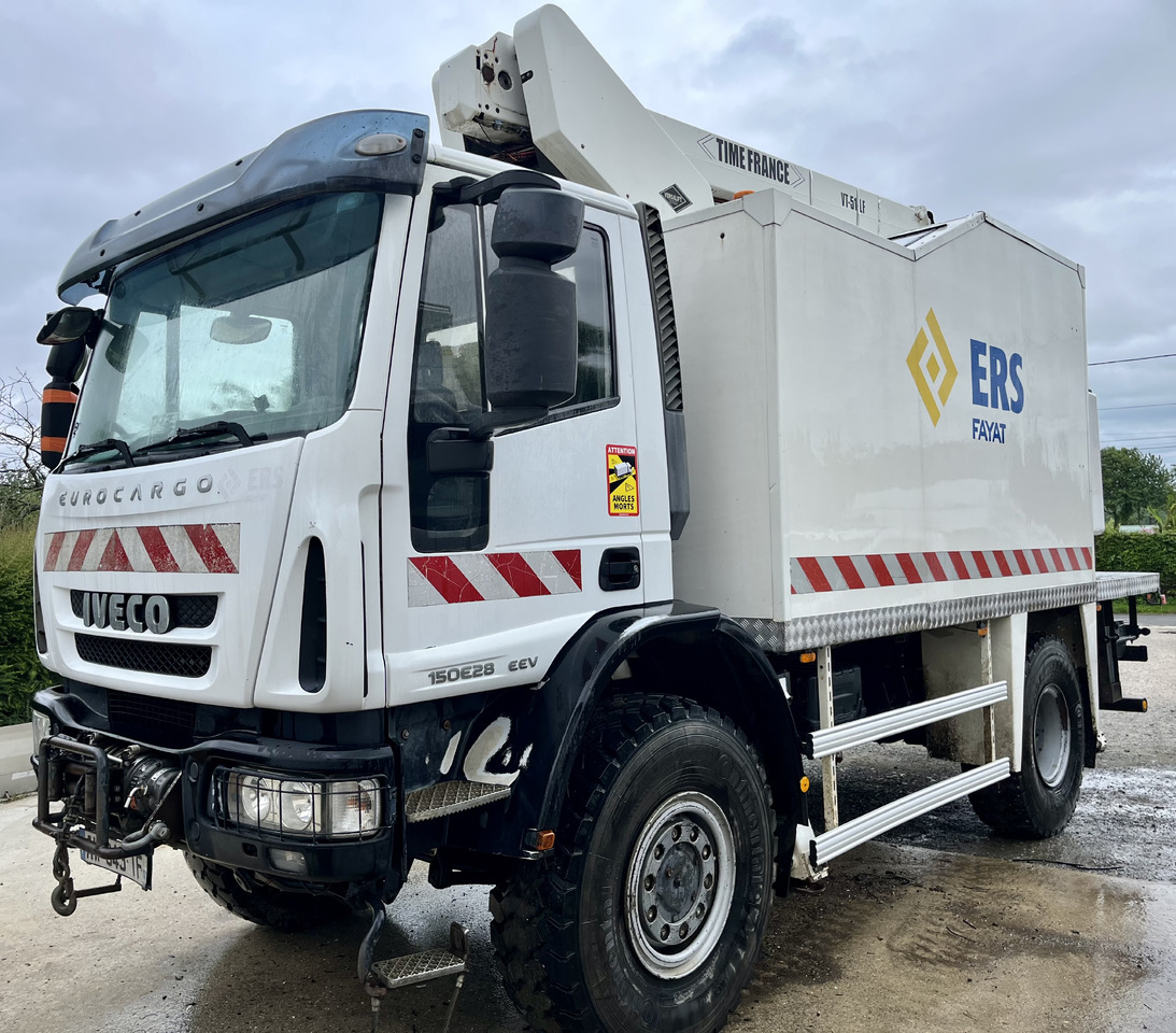 Iveco Eurocargo 150E28 4x4 nacelle Time 16M - Autopacēlājs: foto 1 Iveco Eurocargo 150E28 4x4 nacelle Time 16M - Autopacēlājs: foto 1