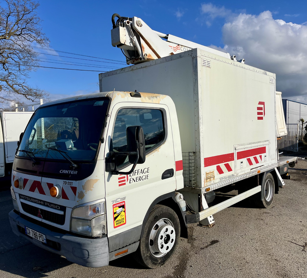 Mitsubishi Canter 7c15 - Autopacēlājs: foto 1 Mitsubishi Canter 7c15 - Autopacēlājs: foto 1