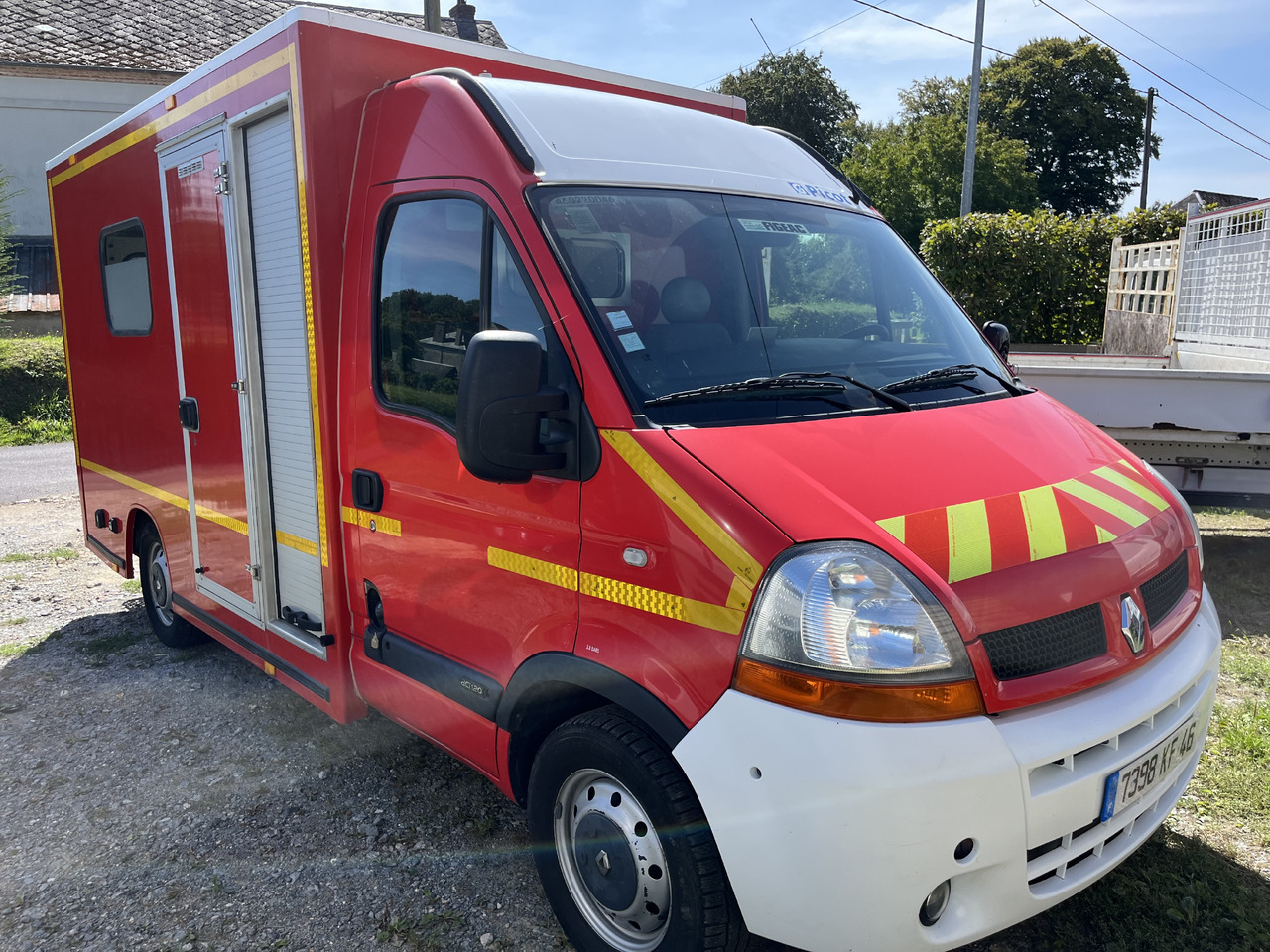 RENAULT Master 2L5 dci120cv - Ātrās palīdzības mašīna: foto 5 RENAULT Master 2L5 dci120cv - Ātrās palīdzības mašīna: foto 5