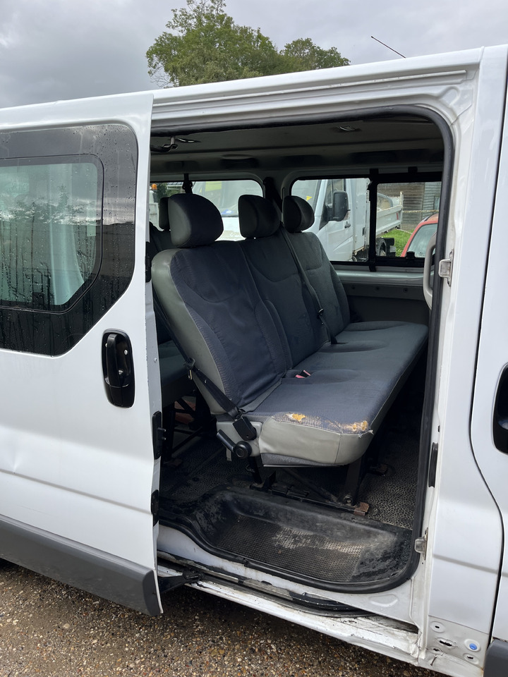 Renault Trafic 1L9 dci 80cv 9 places līzingu Renault Trafic 1L9 dci 80cv 9 places: foto 6 Renault Trafic 1L9 dci 80cv 9 places līzingu Renault Trafic 1L9 dci 80cv 9 places: foto 6