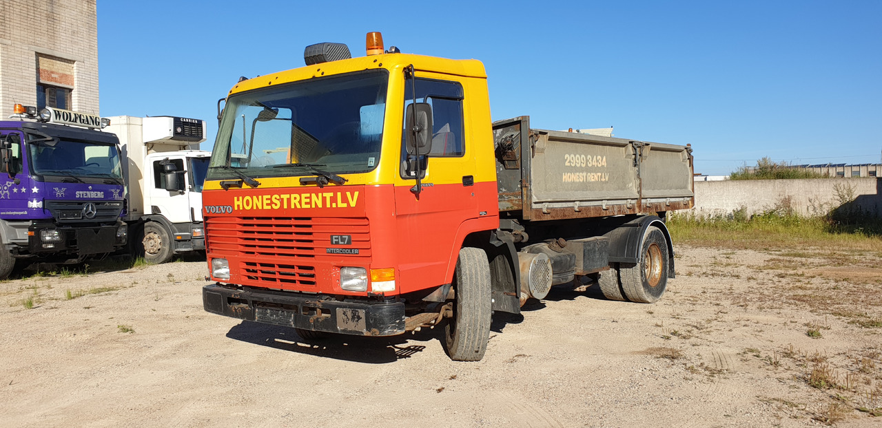 VOLVO FL 7 - Kravas automašīna pašizgāzējs: foto 1 VOLVO FL 7 - Kravas automašīna pašizgāzējs: foto 1