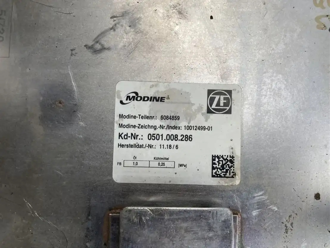 ZF ZF Ölkühler Wärmetauscher Getriebeölkühler Modine 0501.008.286 6084859 - Pārnesumkārba un rezerves daļas - Autobuss: foto 2 ZF ZF Ölkühler Wärmetauscher Getriebeölkühler Modine 0501.008.286 6084859 - Pārnesumkārba un rezerves daļas - Autobuss: foto 2
