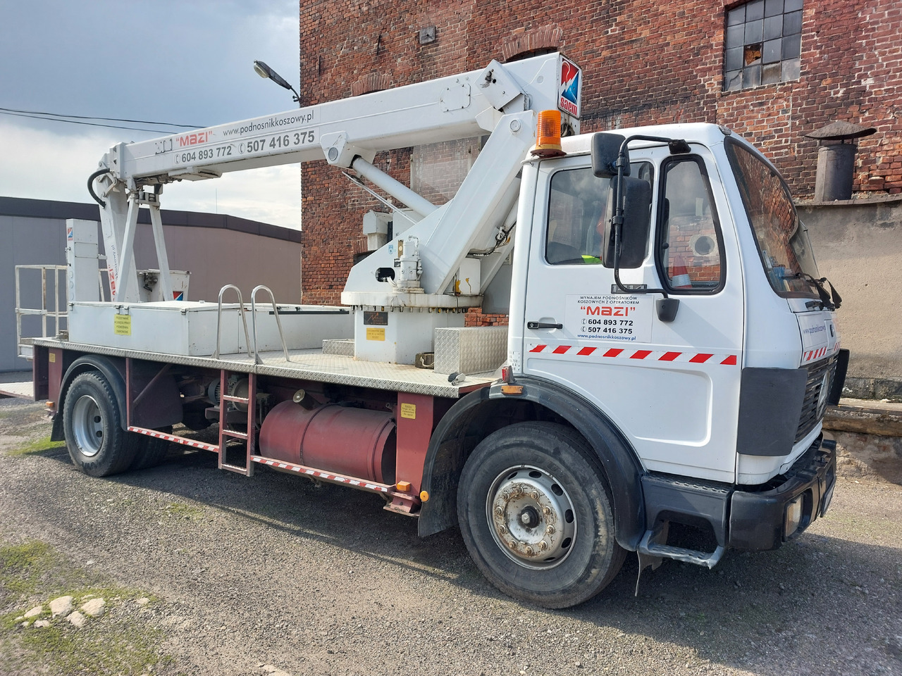 Wumag Mercedes 1414, 400V Wumag WT220 hydraulik - Autopacēlājs: foto 1 Wumag Mercedes 1414, 400V Wumag WT220 hydraulik - Autopacēlājs: foto 1