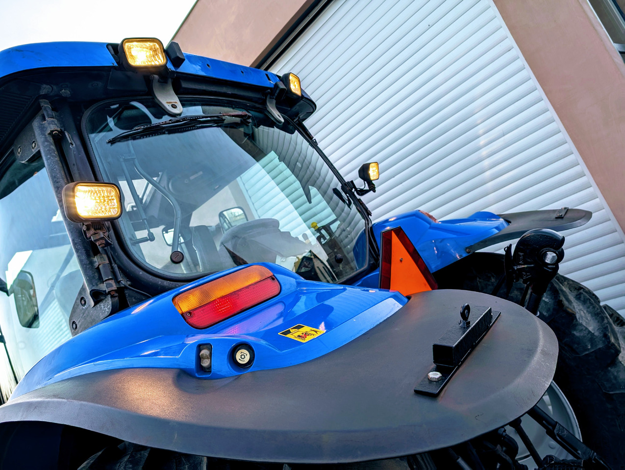 New Holland TS115A - Traktors: foto 3 New Holland TS115A - Traktors: foto 3