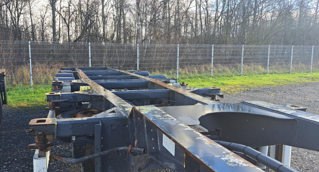 RENDERS EURO 922 - Puspiekabe noņemamā virsbūve/ Konteineru vedējs: foto 5 RENDERS EURO 922 - Puspiekabe noņemamā virsbūve/ Konteineru vedējs: foto 5