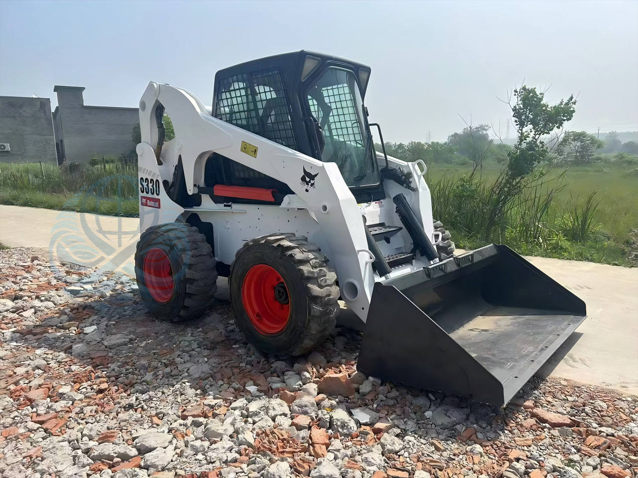 BOBCAT 330 - Kompaktiekrāvējs: foto 3 BOBCAT 330 - Kompaktiekrāvējs: foto 3