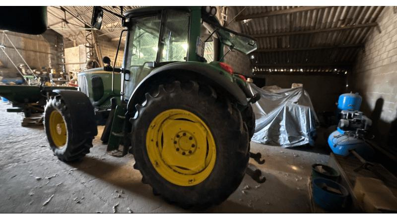 JOHN DEERE 6520 - Traktors: foto 3 JOHN DEERE 6520 - Traktors: foto 3