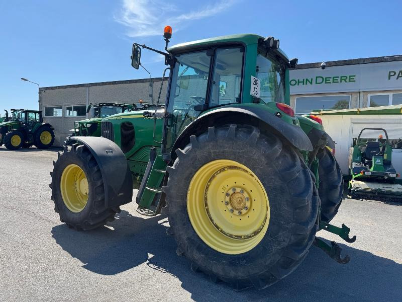 JOHN DEERE 6820 - Traktors: foto 2 JOHN DEERE 6820 - Traktors: foto 2