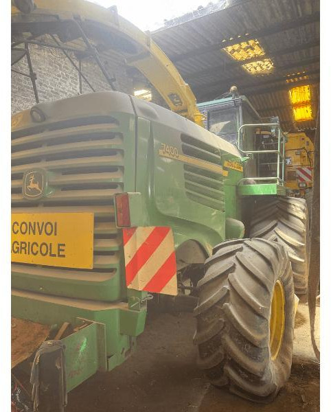 JOHN DEERE 7400 4RM - Lopbarības kombains: foto 2 JOHN DEERE 7400 4RM - Lopbarības kombains: foto 2