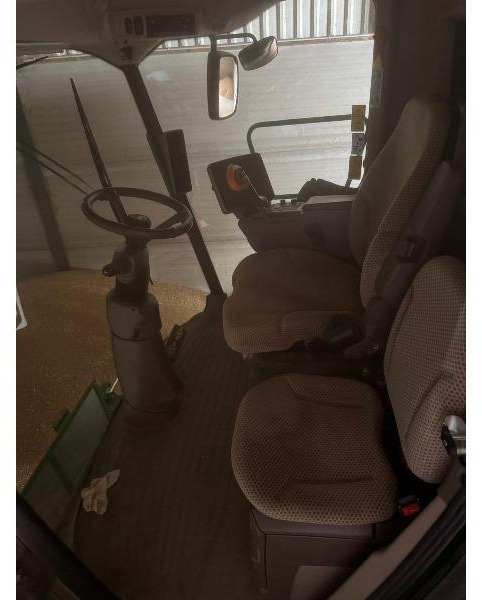 Labības kombains JOHN DEERE T660: foto 11